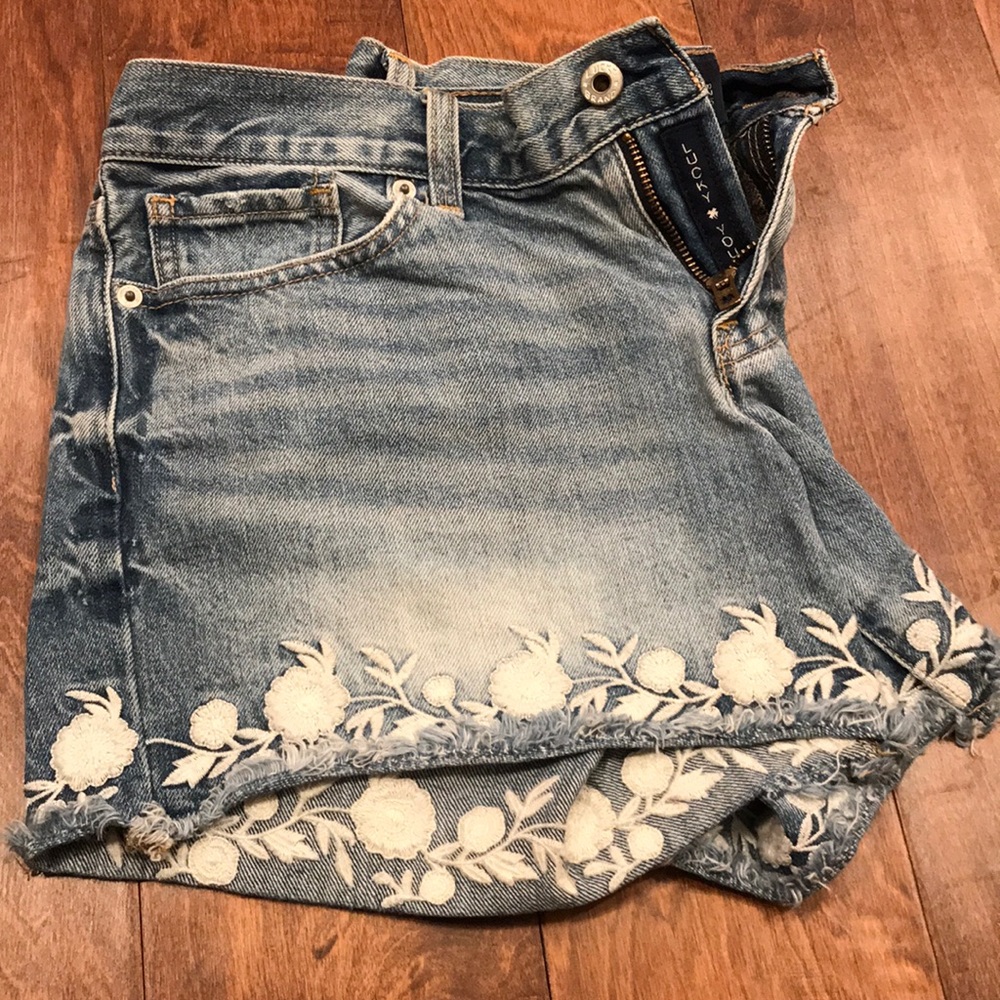 Lucky Brand • Embroidered Cut Offs